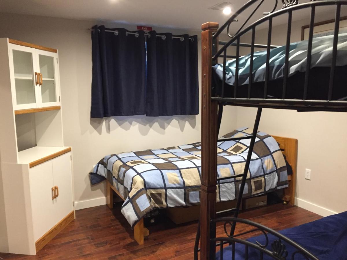 The Calgary Hub Hostel Style Home Экстерьер фото