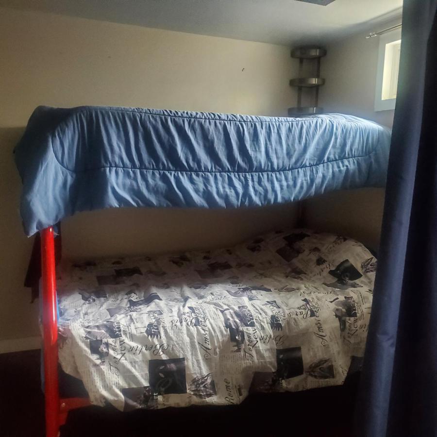 The Calgary Hub Hostel Style Home Экстерьер фото