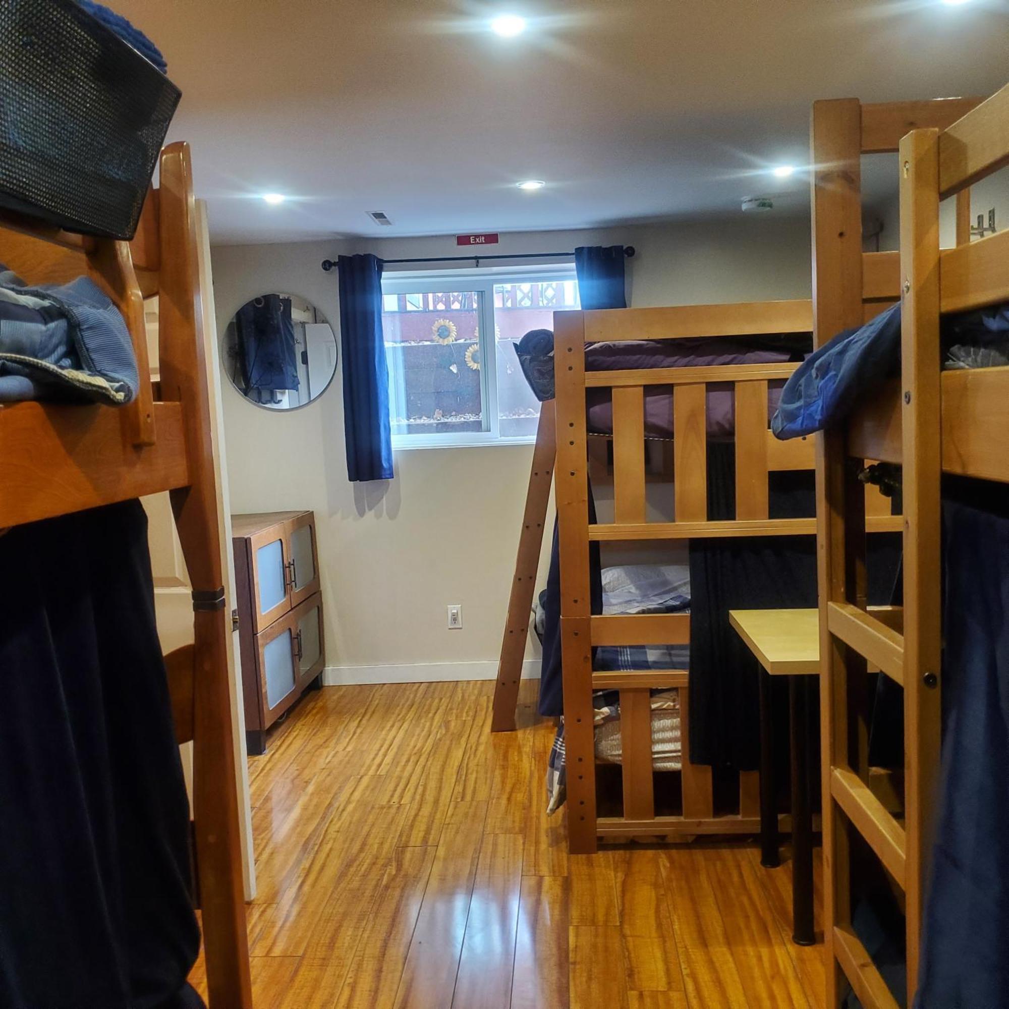The Calgary Hub Hostel Style Home Экстерьер фото